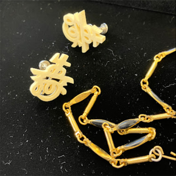 貴金属アクセサリー